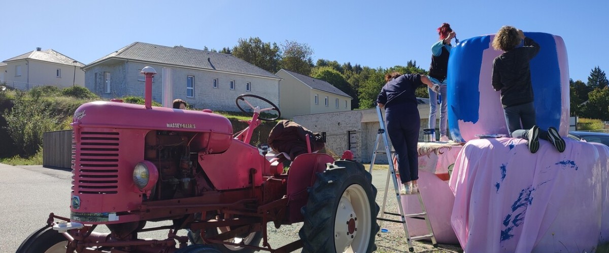 Rieupeyroux aux couleurs d'Octobre Rose et Movember