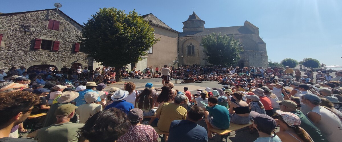 La magie des arts de rue à Rieupeyroux