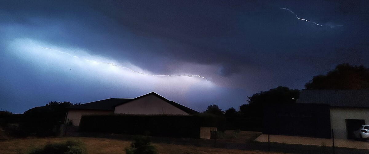 Une nuit sous les éclairs