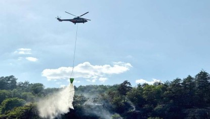 Un Super Puma en appui des pompiers