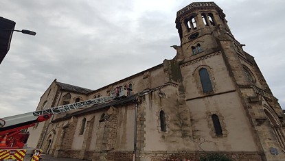 Saint-Salvadou : le clocher frappé par la foudre